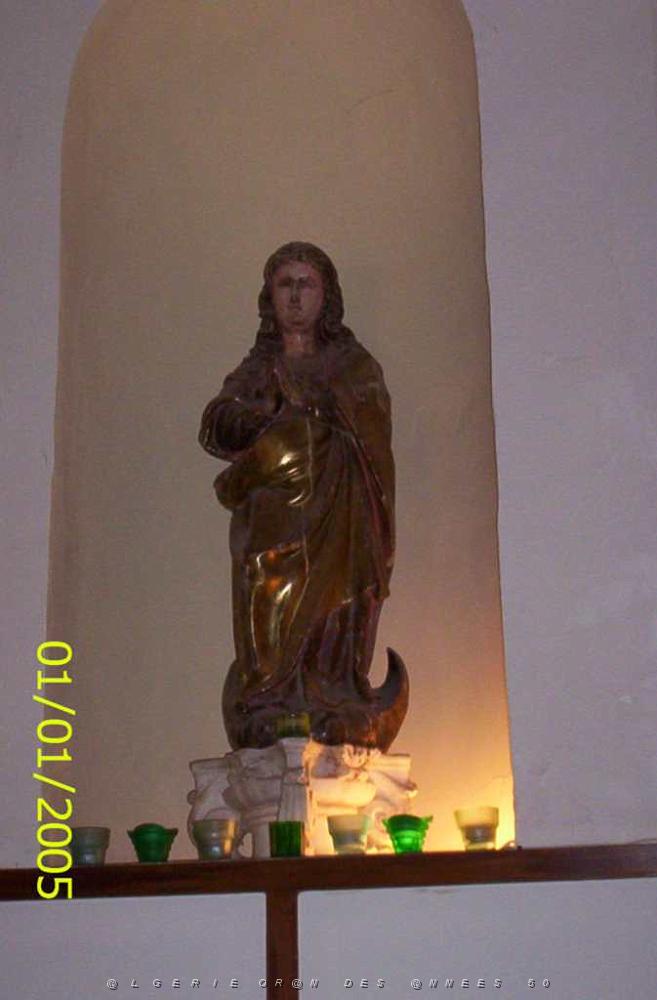 ORAN 11 2006 VIERGE DE SANTA CRUZ QUI EST A L EGLISE DE SAINT EUGENE DEVENUE LA CATHEDRALE.JPG